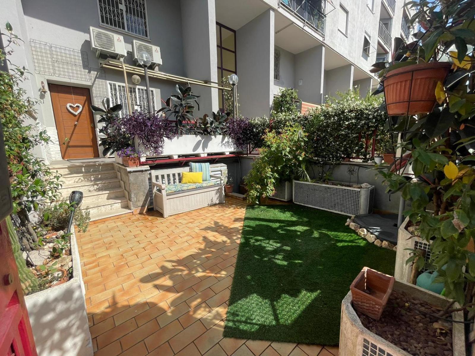 Intero Appartamento Con Giardino E Parcheggio Rome Exterior photo